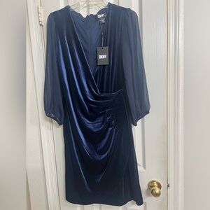 NWT DKNY Women's Navy velvet side rushed Dress with chiffon sleeves size 12